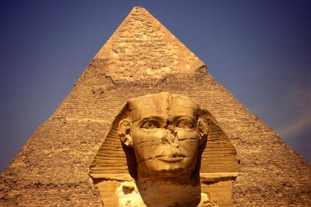 La sfinge e la piramide in Egitto