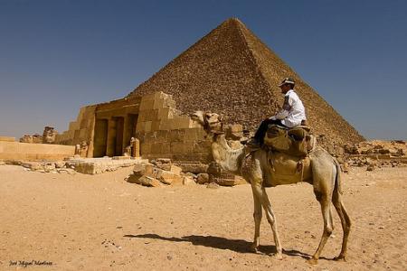 Pyramids of Giza, Pyramids tour