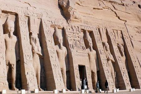 Il tempio di Nefertari a Abu Simbel